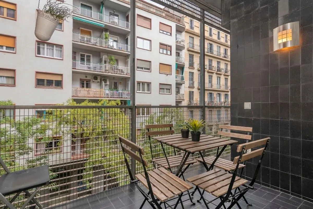 Apartment Comfy 4Bd-2Bth With Terrace In Plaza Espana Barcelona Spain